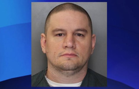 Un rus a declansat o alerta de securitate dupa ce a intrat cu automobilul intr-un aeroport, pentru a-si intampina iubita