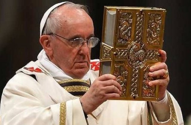 Papa Francisc: Craciunul a fost luat "ostatic" de materialism