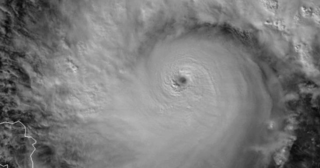 Mii de filipinezi fug in ziua Craciunului din calea taifunului Nock