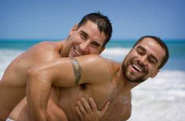 Tot mai multi tineri nu suporta romii, homosexualii sau bolnavii de SIDA 