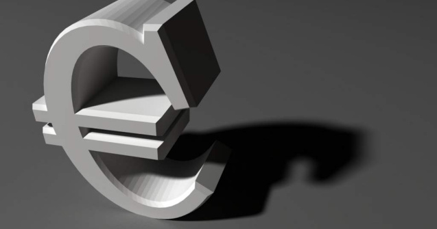 Leul continua sa se aprecieze