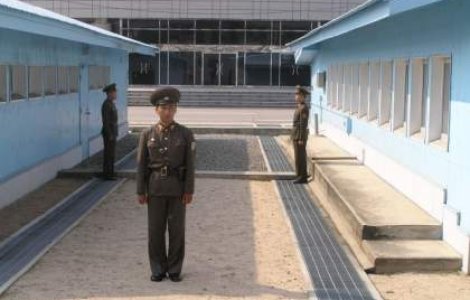 Parada militara de proportii in Coreea de Nord