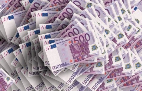 Euro a depasit 4,54 lei, nivelul maxim al ultimilor aproape trei ani