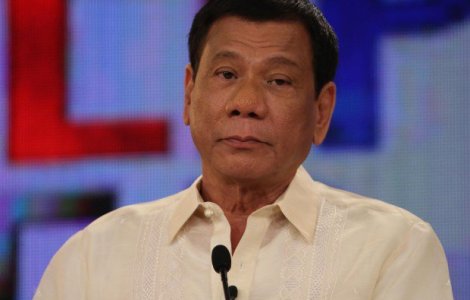 Presedintele filipinez Duterte: Va arunc din elicopter