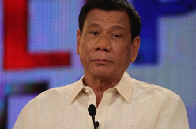 Presedintele filipinez Duterte: Va arunc din elicopter