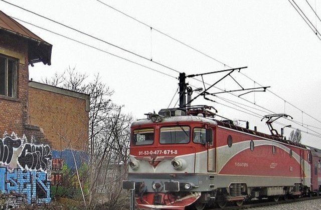 [Update] O locomotiva a unui tren Regio a deraiat. Traficul feroviar, reluat
