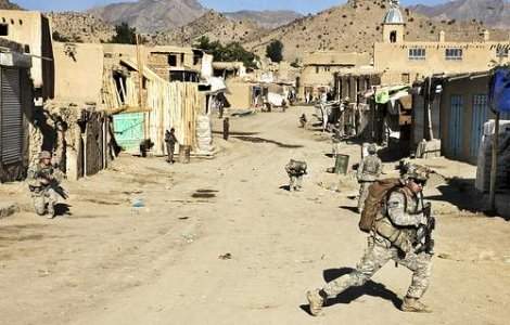 Oficial afgan, ucis intr-un atentat sinucigas