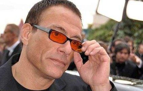  Video  Van Damme nu pleaca singur din Romania