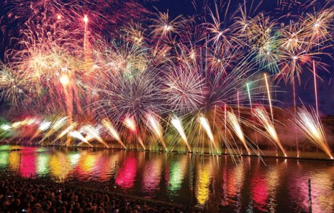 Politistii au confiscat peste 15 tone de artificii si au dat amenzi