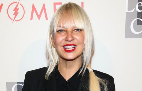 Cantareata Sia a depus actele de divort, dupa doi ani de casnicie cu cineastul Erik Anders Lang