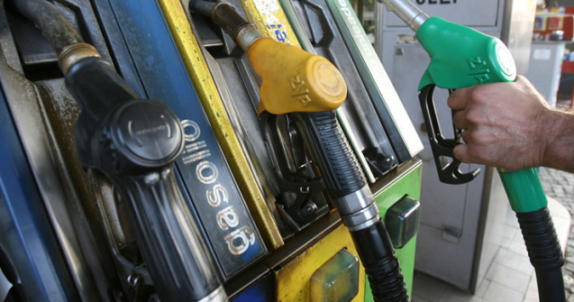 Carburanti mai ieftini din prima zi a anului