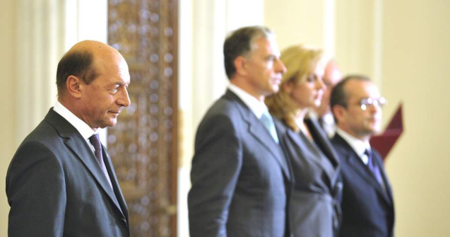  Video  Ce sampon foloseste Basescu