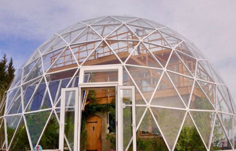  Video  Si-au construit un dom geodezic in Arcul Polar. Uite cum arata