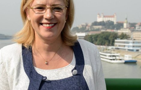 Comisarul european, Corina Cretu, a cazut din nou prada hackerilor