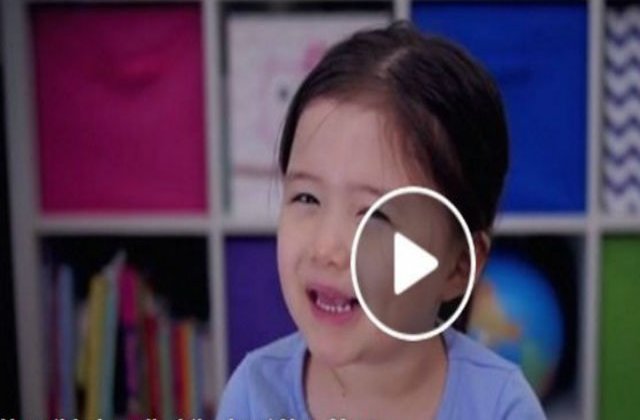 [VIDEO] Cel mai frumos mesaj de Anul Nou, transmis de o fetita de 4 ani