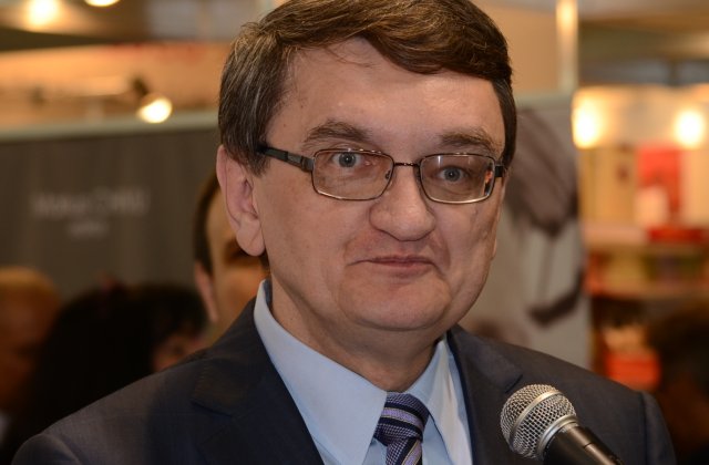 Avocatul Poporului a contestat la CCR legea care interzice persoanelor condamnate sa faca parte din Guvern