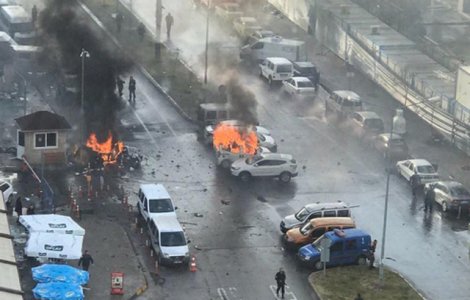 Video  Explozie la Izmir. Cel putin 10 oameni au fost raniti
