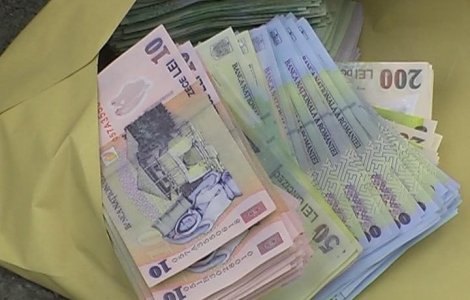 Salariul minim pe economie creste la 1450 de lei de la 1 februarie