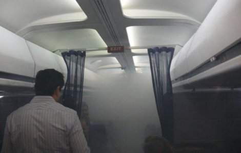  Top  Unii oameni n-ar trebui sa zboare... Cele mai ciudate 10 lucruri vazute in avion