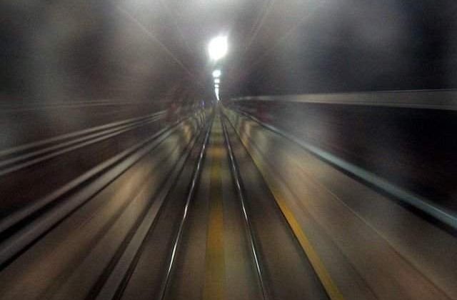 Pana de curent la metrou. Calatorii au fost nevoiti sa mearga prin bezna