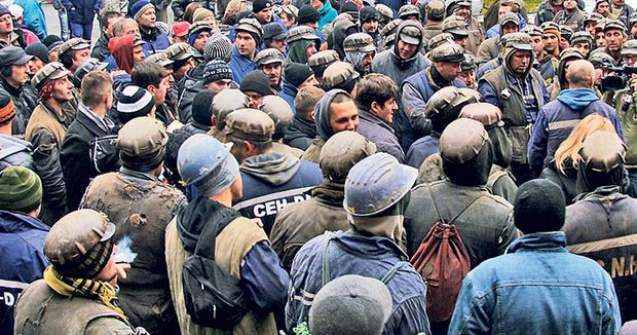 Minerii de la Lupeni protesteaza din nou si cer demisia conducerii Complexului Energetic Hunedoara