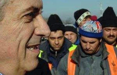 'Bai, fratele meu' vrea sa egaleze 'tu-i ceapa ma-sii'