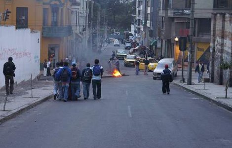 Revolta politistilor din Ecuador, soldata cu opt morti