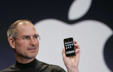 Se implinesc 10 ani de la prezentarea iPhone de catre Steve Jobs