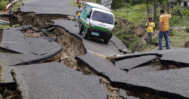Un seism puternic cu magnitudinea de 7,3 a zguduit Filipinele