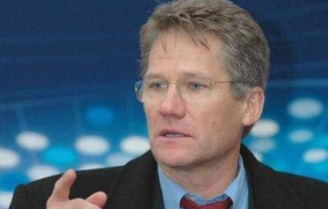 Boloni stie cum se salveaza nationala