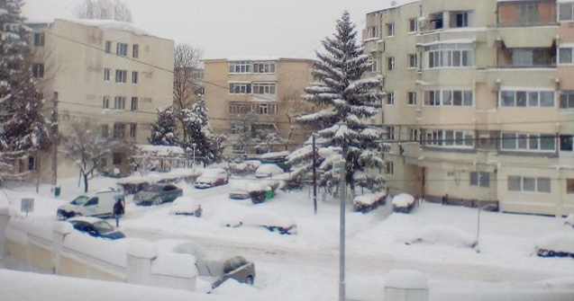 Peste 70 de persoane gasite in strada cu hipotermie. 1.000 de persoane ramase inzapezite pe drumuri au fost deblocate