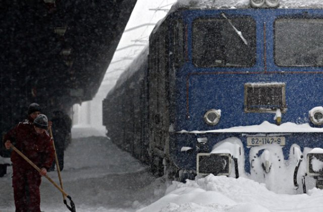 CFR Calatori: 99 de trenuri sunt anulate joi in sudul si estul tarii