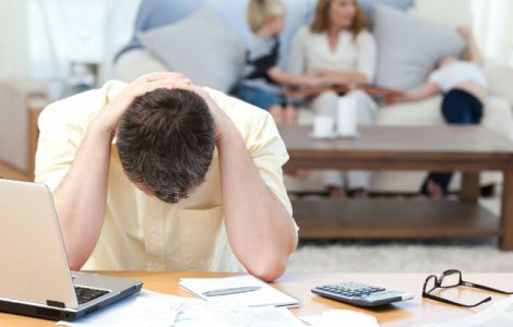 Cum ajung datori vanduti romanii care nu stiu sa faca diferenta intre cardul de credit si cel de debit