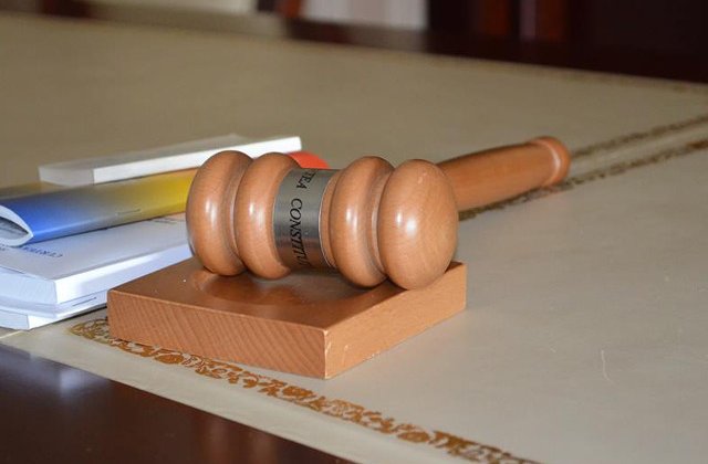 CCR: Legea de abilitare a Guvernului de a emite ordonante in vacanta parlamentara, constitutionala