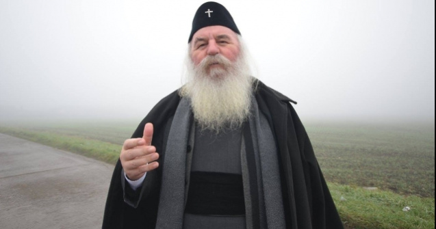 Mitropolitul Banatului a cumparat o casa pentru o femeie cu 4 copii