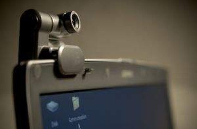 Intel si Yahoo! anunta ca vor face posibil internetul pe TV