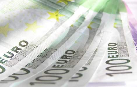 Patriciu: Euro este tinut in mod fals de BNR