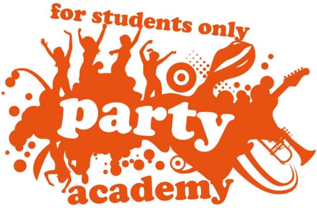 Petrecere studenteasca in Piata Constitutiei