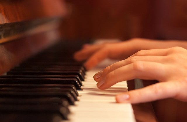 Pianistul Matei Rogoz: In zilele noastre muzica si-a pierdut din grandoare, se transforma intr-un proces tehnologic