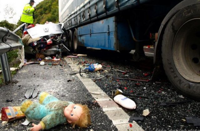 Vaslui: Sofer cautat de politisti, dupa ce a accidentat mortal o femeie