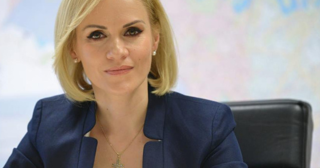 Gabriela Firea: Elevii vor putea intarzia la scoala pana la ora 9.30, fara sa ia absente