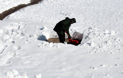 350 de familii vulnerabile primesc kituri pentru deszapezirea gospodariilor