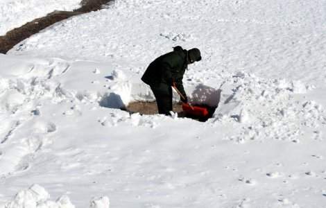 350 de familii vulnerabile primesc kituri pentru deszapezirea gospodariilor