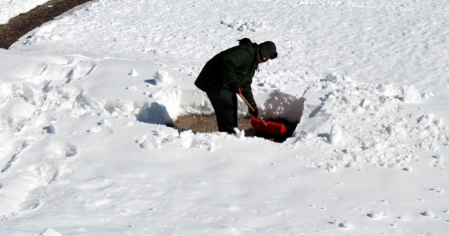 350 de familii vulnerabile primesc kituri pentru deszapezirea gospodariilor