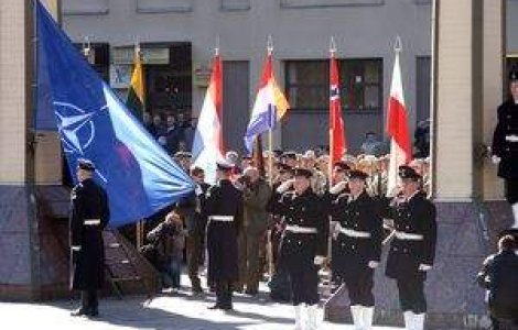 Rusia a inghetat cooperarea militara cu NATO