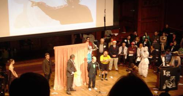 Laureatii Nobel britanici: "Imigrantii ne ameninta excelenta stiintifica"