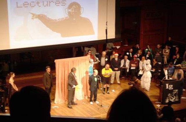 Laureatii Nobel britanici: "Imigrantii ne ameninta excelenta stiintifica"