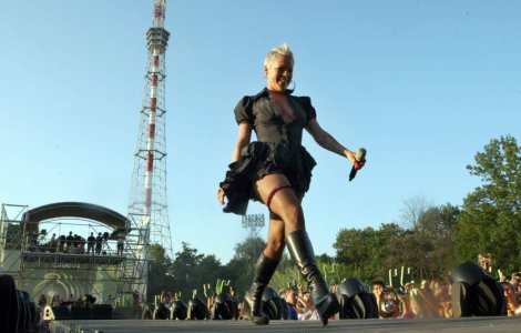  Video  M. Jackson si Pink, cei mai buni artisti solo din toate timpurile