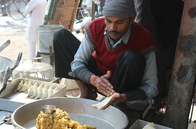 11 reguli ciudate de bune maniere din intreaga lume