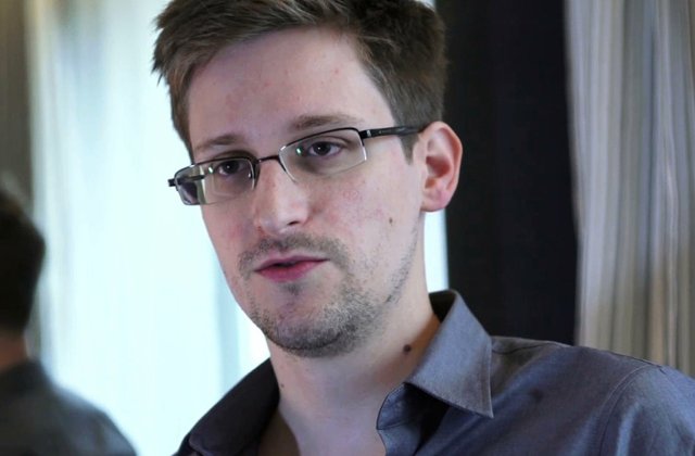 Rezidenta lui Snowden extinsa cu "cativa ani" de Rusia